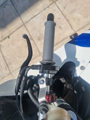 Honda CBR 600RR 2014-thumb-11