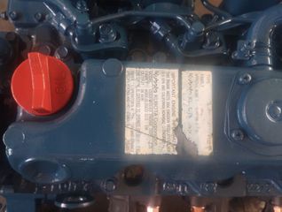 kubota v 2203-thumb-2