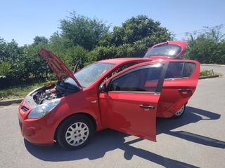 Hyundai i 20 2011 EXCLUSIVE-thumb-8