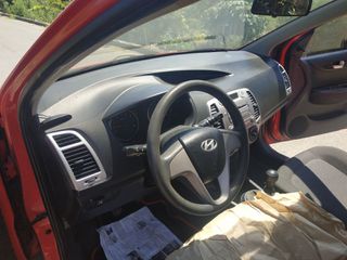 Hyundai i 20 2011 EXCLUSIVE-thumb-11