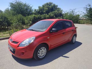Hyundai i 20 2011 EXCLUSIVE-thumb-1