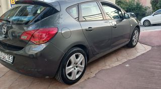 Opel Astra 2012 1400-thumb-9