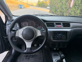 Mitsubishi Lancer Evo 2004 VIII-thumb-10