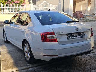 Skoda Octavia 2018 FULL EXTRA/DSG/TDI-thumb-7