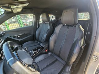 Peugeot 2008 2021 GT 1.2 PURETECH 131 HP-thumb-36