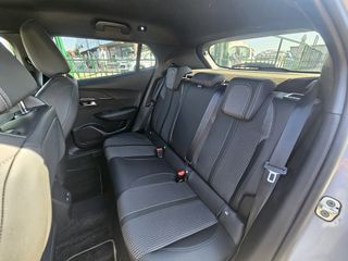 Peugeot 2008 2021 GT 1.2 PURETECH 131 HP-thumb-43