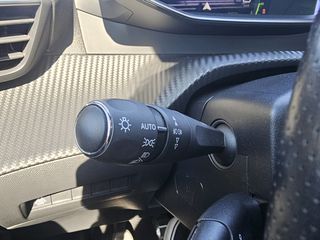 Peugeot 2008 2021 GT 1.2 PURETECH 131 HP-thumb-71