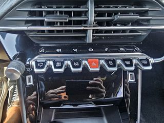 Peugeot 2008 2021 GT 1.2 PURETECH 131 HP-thumb-79