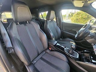 Peugeot 2008 2021 GT 1.2 PURETECH 131 HP-thumb-61