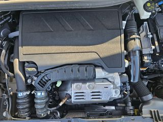 Peugeot 2008 2021 GT 1.2 PURETECH 131 HP-thumb-98