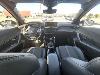 Peugeot 2008 2021 GT 1.2 PURETECH 131 HP-thumb-29