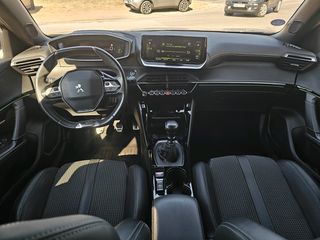 Peugeot 2008 2021 GT 1.2 PURETECH 131 HP-thumb-31