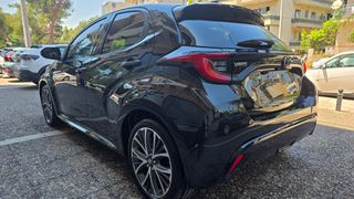 Toyota Yaris 2024 1.5-130ps-chic-hybrid-auto!!-thumb-9