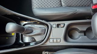 Toyota Yaris 2024 1.5-130ps-chic-hybrid-auto!!-thumb-24