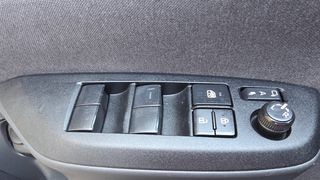Toyota Yaris 2024 1.5-130ps-chic-hybrid-auto!!-thumb-31