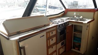 Bayliner 1982 3250 CONQUEST FLY BRIDGE-thumb-17