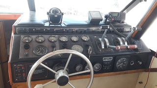 Bayliner 1982 3250 CONQUEST FLY BRIDGE-thumb-13