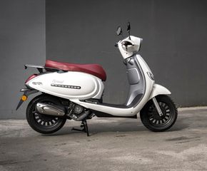 UM 2026 CARMEN 125 EURO 5+ (10  ΧΡΟΝΙΑ ΕΓΓΥΗΣΗ)