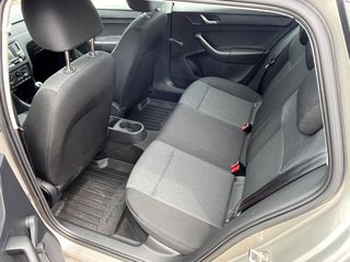 Skoda Rapid 2016-thumb-14