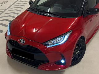 Toyota Yaris 2022 Hybrid Bi-tone-thumb-2