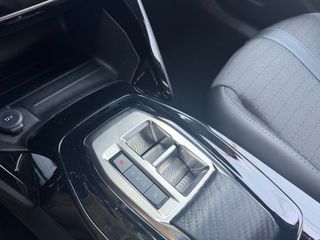 Peugeot 2008 2023 ALLURE PLUS-thumb-30