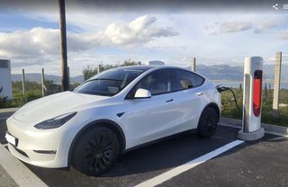 Tesla Model Y 2023 DUAL MOTOR AWD LONG RANGE