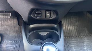 Toyota Yaris 2017 1500cc HYBRID ACTIVE PLUS 100HP-thumb-30