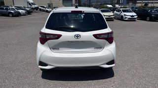 Toyota Yaris 2017 1500cc HYBRID ACTIVE PLUS 100HP-thumb-5