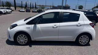 Toyota Yaris 2017 1500cc HYBRID ACTIVE PLUS 100HP-thumb-3