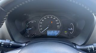 Toyota Yaris 2017 1500cc HYBRID ACTIVE PLUS 100HP-thumb-20