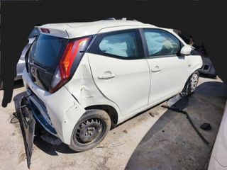 Toyota Aygo 2019 1.0 X-PLAY TOUCH-thumb-2