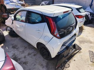 Toyota Aygo 2019 1.0 X-PLAY TOUCH-thumb-3