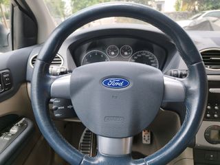 Ford Focus 2006 mk2 1.6 titanium-thumb-10