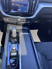 Volvo XC 60 2019 T8 AWD INSCRIPTION PLUG IN-thumb-16