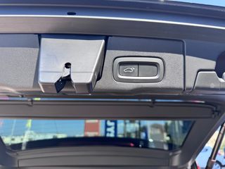 Volvo XC 60 2019 T8 AWD INSCRIPTION PLUG IN-thumb-24