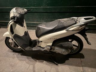 Honda SH 150 2007 για ανταλλακτικά μόνο κομμάτι κομμάτι-thumb-2