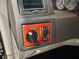 Chrysler 300C 2007-thumb-41