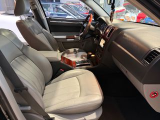 Chrysler 300C 2007-thumb-26
