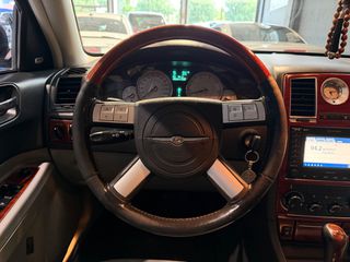 Chrysler 300C 2007-thumb-33