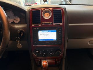 Chrysler 300C 2007-thumb-34