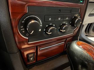 Chrysler 300C 2007-thumb-35