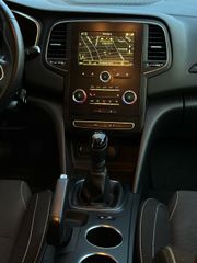 Renault Megane 2020-thumb-18
