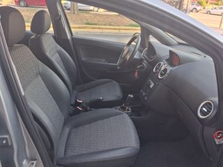 Opel Corsa 2011 1.4 16V ECOTEC-thumb-13