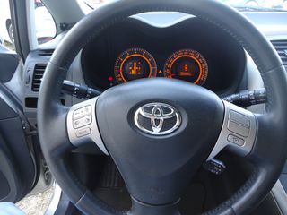 Toyota Auris 2007-thumb-17