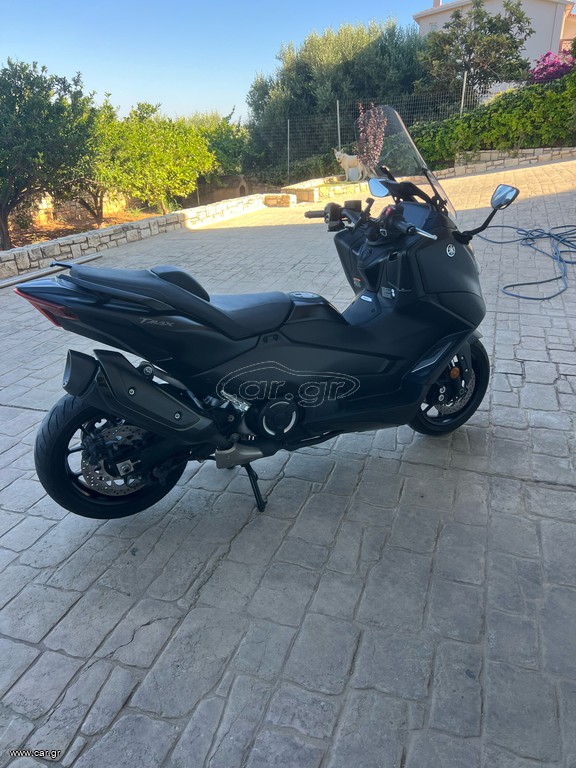 Yamaha T-MAX 560 2024