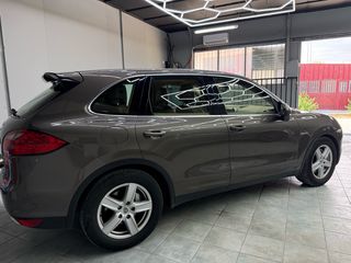 Porsche Cayenne 2011 S - hybrid-thumb-2