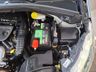 Peugeot 208 2017-thumb-15