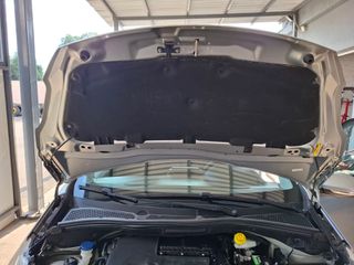 Peugeot 208 2017-thumb-16