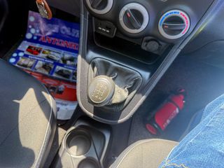 Hyundai i 10 2011-thumb-14