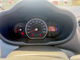Hyundai i 10 2011-thumb-11